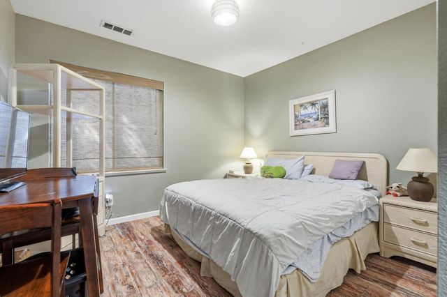 1812 Legend Dr, Modesto, CA 95357