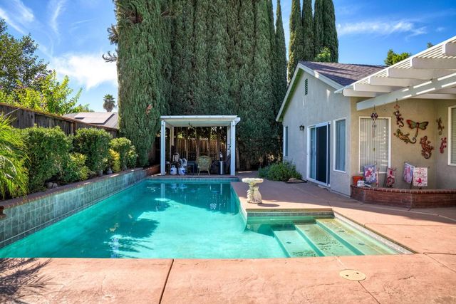 1812 Legend Dr, Modesto, CA 95357