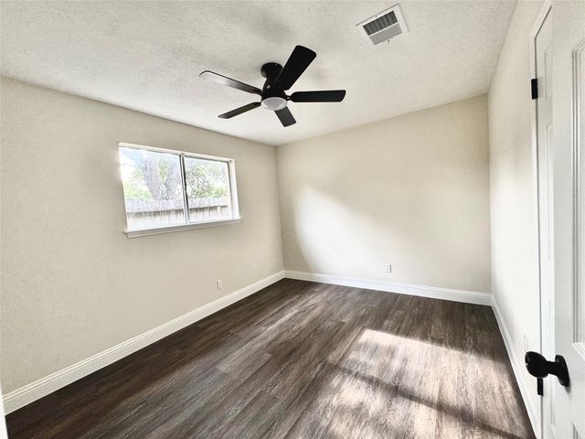 14307 Piping Rock, Houston, TX 77077