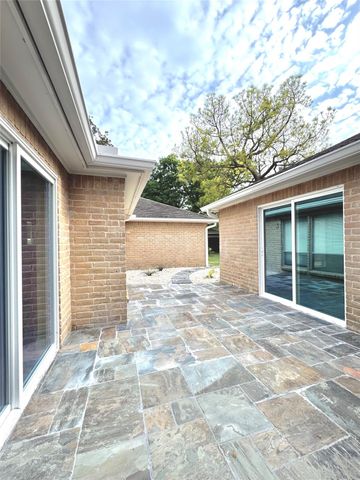 14307 Piping Rock, Houston, TX 77077