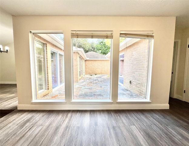 14307 Piping Rock, Houston, TX 77077