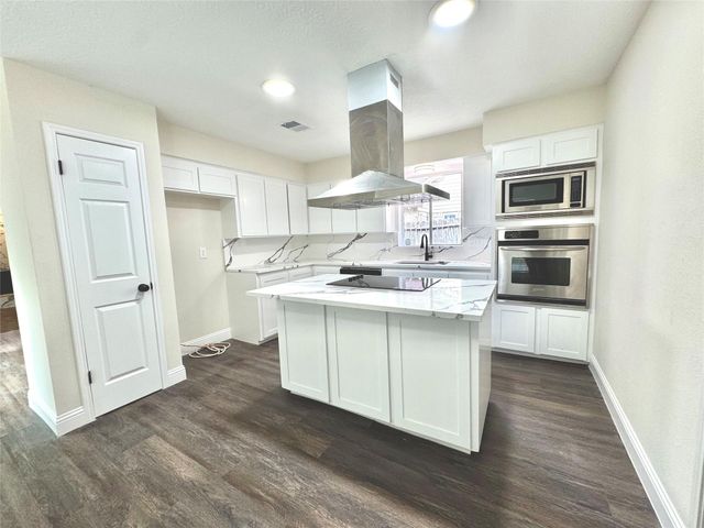 14307 Piping Rock, Houston, TX 77077