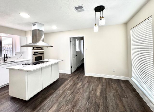 14307 Piping Rock, Houston, TX 77077
