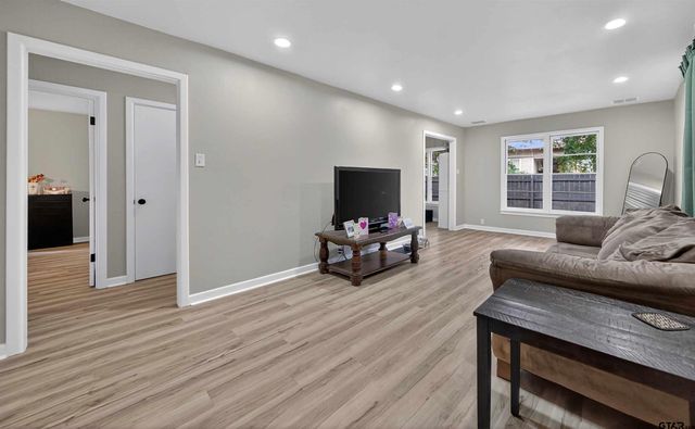 105 Holcomb, Frankston, TX 75763