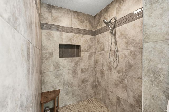 6709 Quail Ridge Lane, Fort Wayne, IN 46804