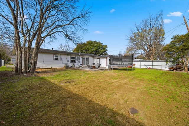 2600 S 24th Street, Waco, TX 76706