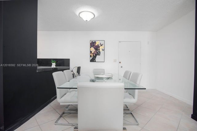 5555 Collins Ave 14U, Miami Beach, FL 33140