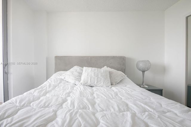 5555 Collins Ave 14U, Miami Beach, FL 33140
