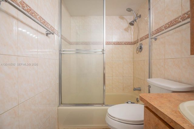 5555 Collins Ave 14U, Miami Beach, FL 33140