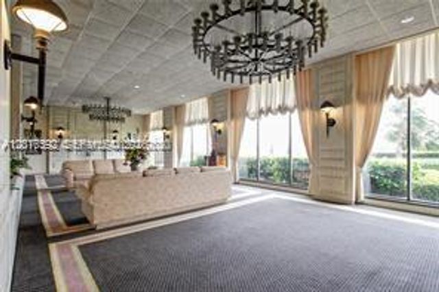 5555 Collins Ave 14U, Miami Beach, FL 33140
