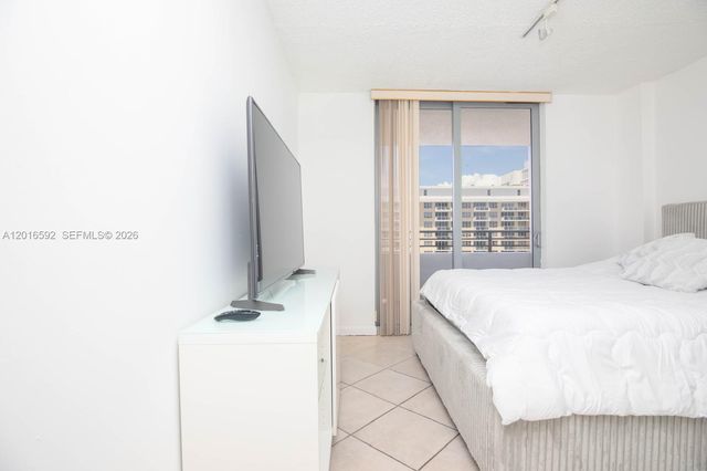 5555 Collins Ave 14U, Miami Beach, FL 33140