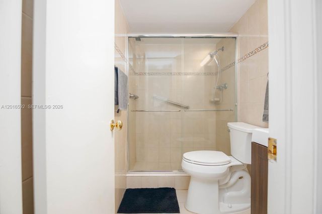 5555 Collins Ave 14U, Miami Beach, FL 33140