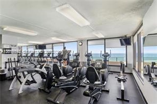 5555 Collins Ave 14U, Miami Beach, FL 33140