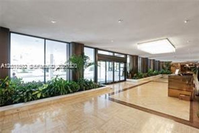 5555 Collins Ave 14U, Miami Beach, FL 33140
