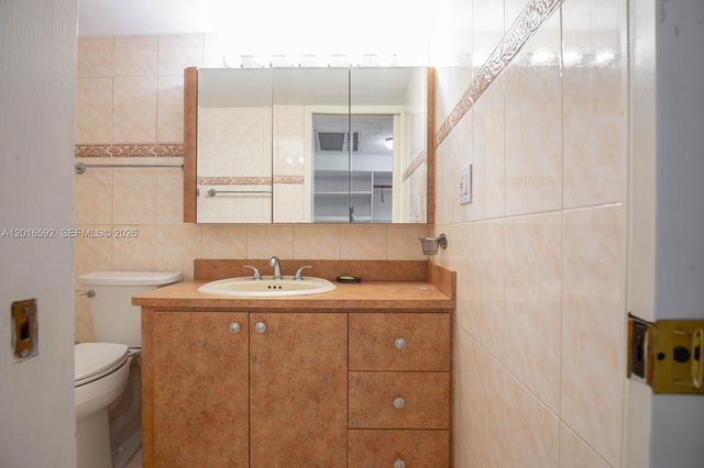 5555 Collins Ave 14U, Miami Beach, FL 33140