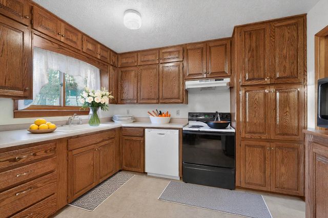 1605 Edith Drive, Belen, NM 87002