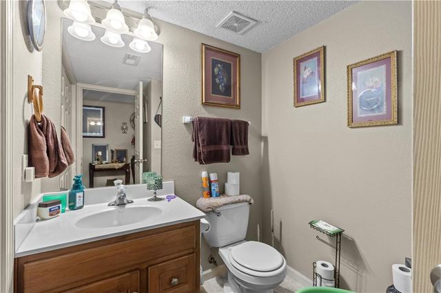 10563 E 46th Terrace, Kansas City, MO 64133