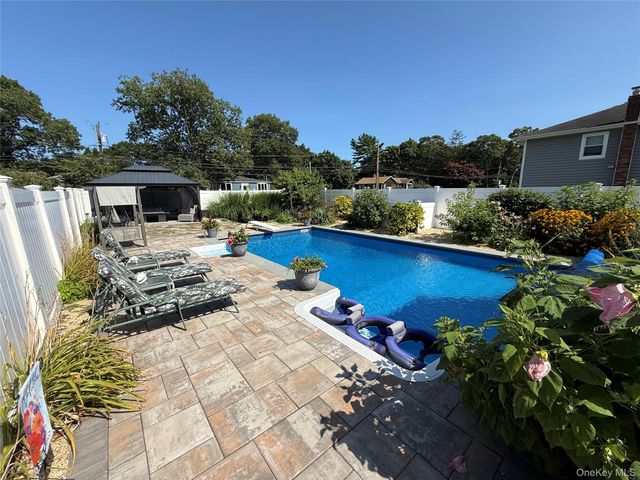 70 Lake Promenade, Ronkonkoma, NY 11779