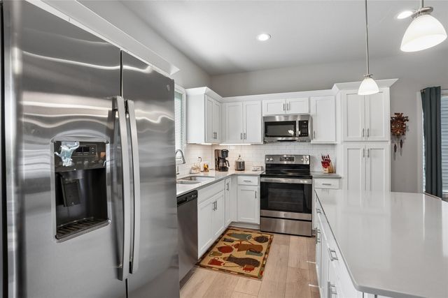 1730 Willow Court, Norwalk, IA 50211