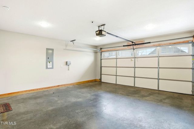 1265 Lemongrass Drive, Jonesborough, TN 37659