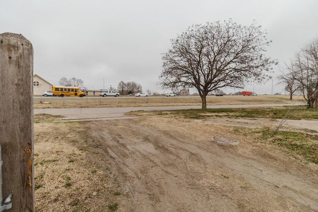 530-532 S Lulu Ave, Wichita, KS 67211