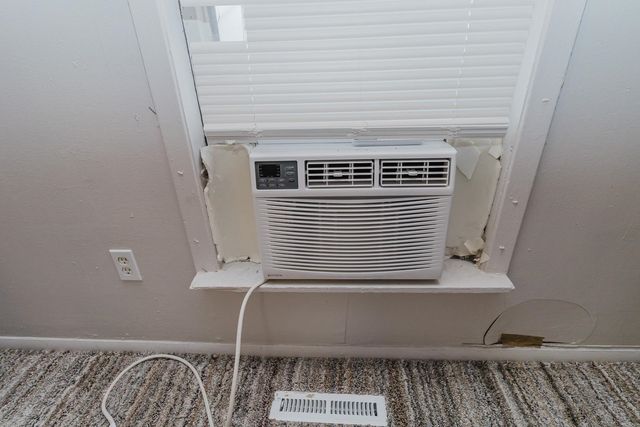 530-532 S Lulu Ave, Wichita, KS 67211