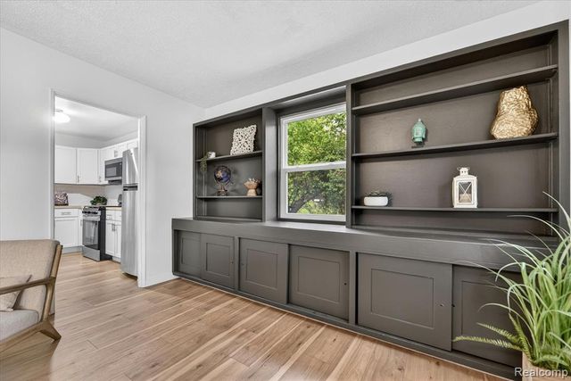 1609 Gilcrest Avenue, East Lansing, MI 48823