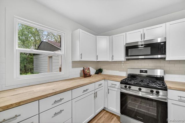 1609 Gilcrest Avenue, East Lansing, MI 48823