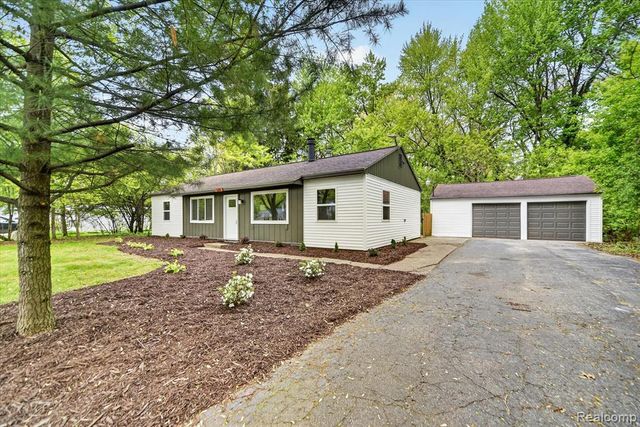 1609 Gilcrest Avenue, East Lansing, MI 48823