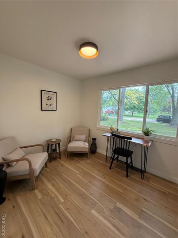 1609 Gilcrest Avenue, East Lansing, MI 48823
