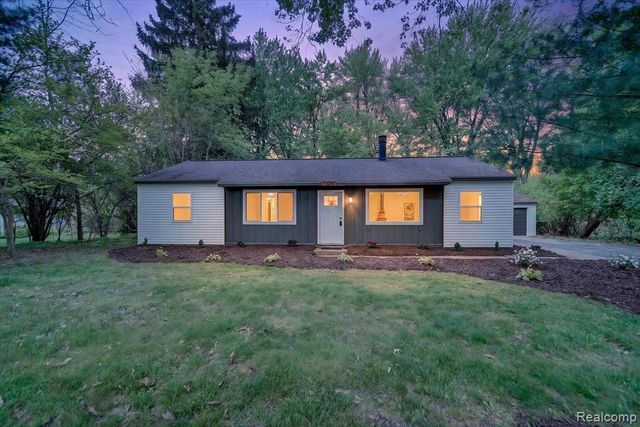 1609 Gilcrest Avenue, East Lansing, MI 48823