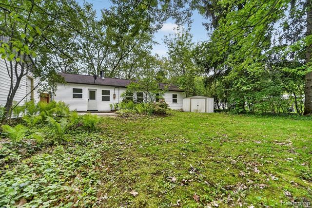 1609 Gilcrest Avenue, East Lansing, MI 48823
