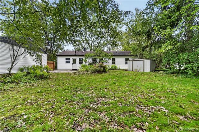 1609 Gilcrest Avenue, East Lansing, MI 48823