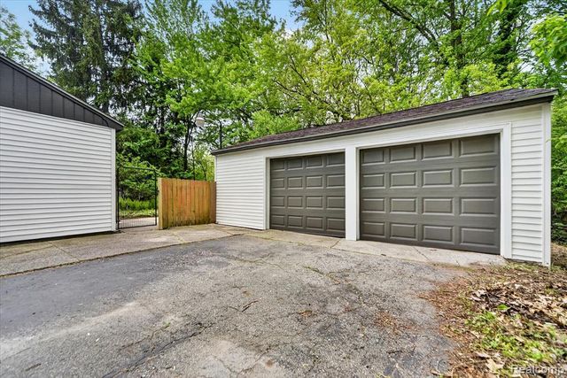 1609 Gilcrest Avenue, East Lansing, MI 48823