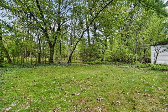 1609 Gilcrest Avenue, East Lansing, MI 48823