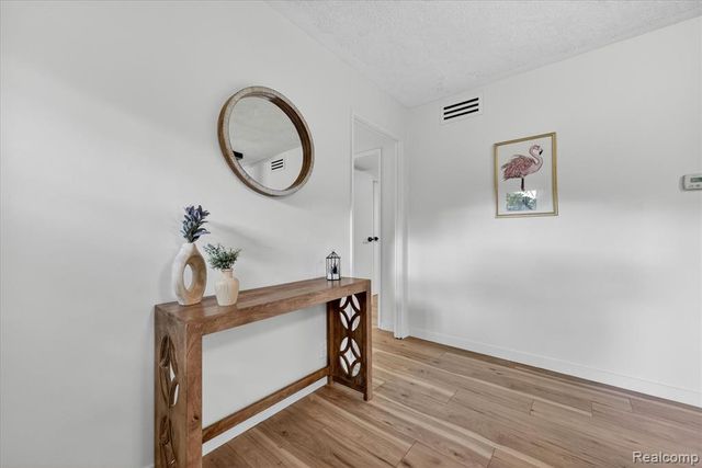 1609 Gilcrest Avenue, East Lansing, MI 48823