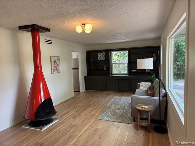1609 Gilcrest Avenue, East Lansing, MI 48823