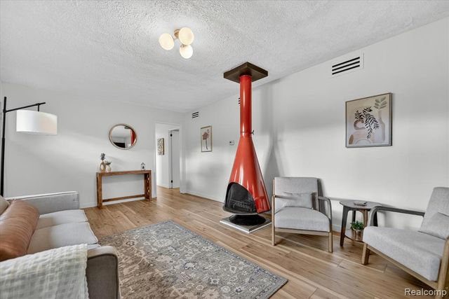 1609 Gilcrest Avenue, East Lansing, MI 48823