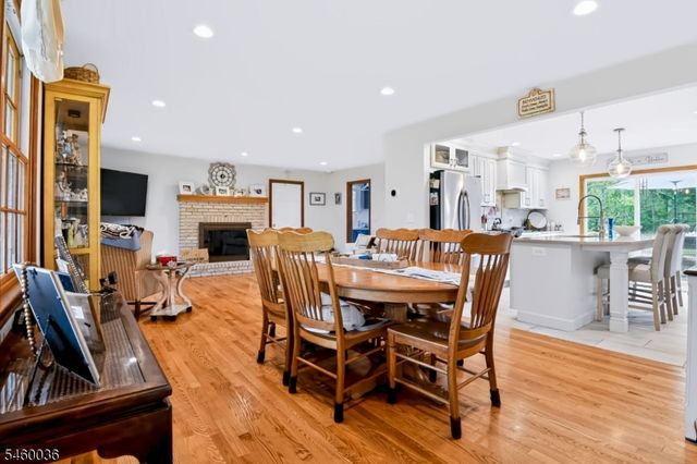 7 Pinewood Ct, Raritan Twp., NJ 08822