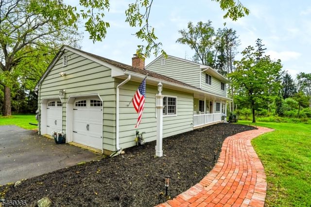 7 Pinewood Ct, Raritan Twp., NJ 08822