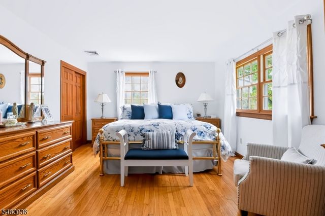 7 Pinewood Ct, Raritan Twp., NJ 08822