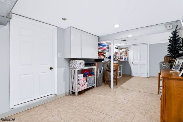 7 Pinewood Ct, Raritan Twp., NJ 08822
