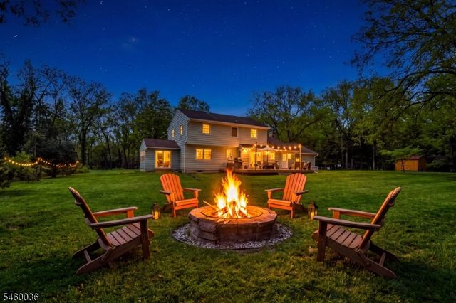 7 Pinewood Ct, Raritan Twp., NJ 08822