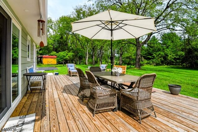 7 Pinewood Ct, Raritan Twp., NJ 08822