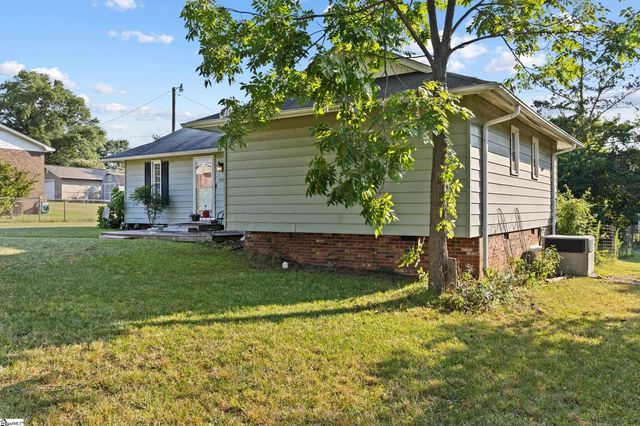 202 Sherwood Road, Easley, SC 29640