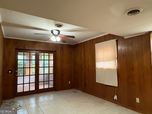 6051 Ledgewood Drive, Forest Park, GA 30297