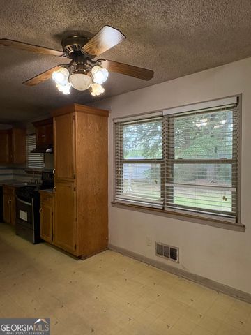 6051 Ledgewood Drive, Forest Park, GA 30297