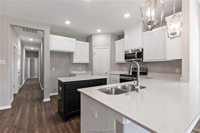 2517 Shady Route Lane, Bryan, TX 77808