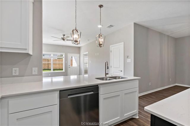 2517 Shady Route Lane, Bryan, TX 77808