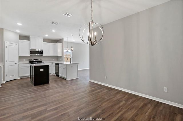 2517 Shady Route Lane, Bryan, TX 77808